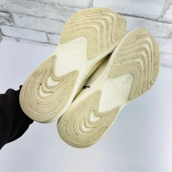 APL Women Streamline Sneakers Sz 6 Ivory Athleisure Athletic Running Gym Active - Picture 7 of 10